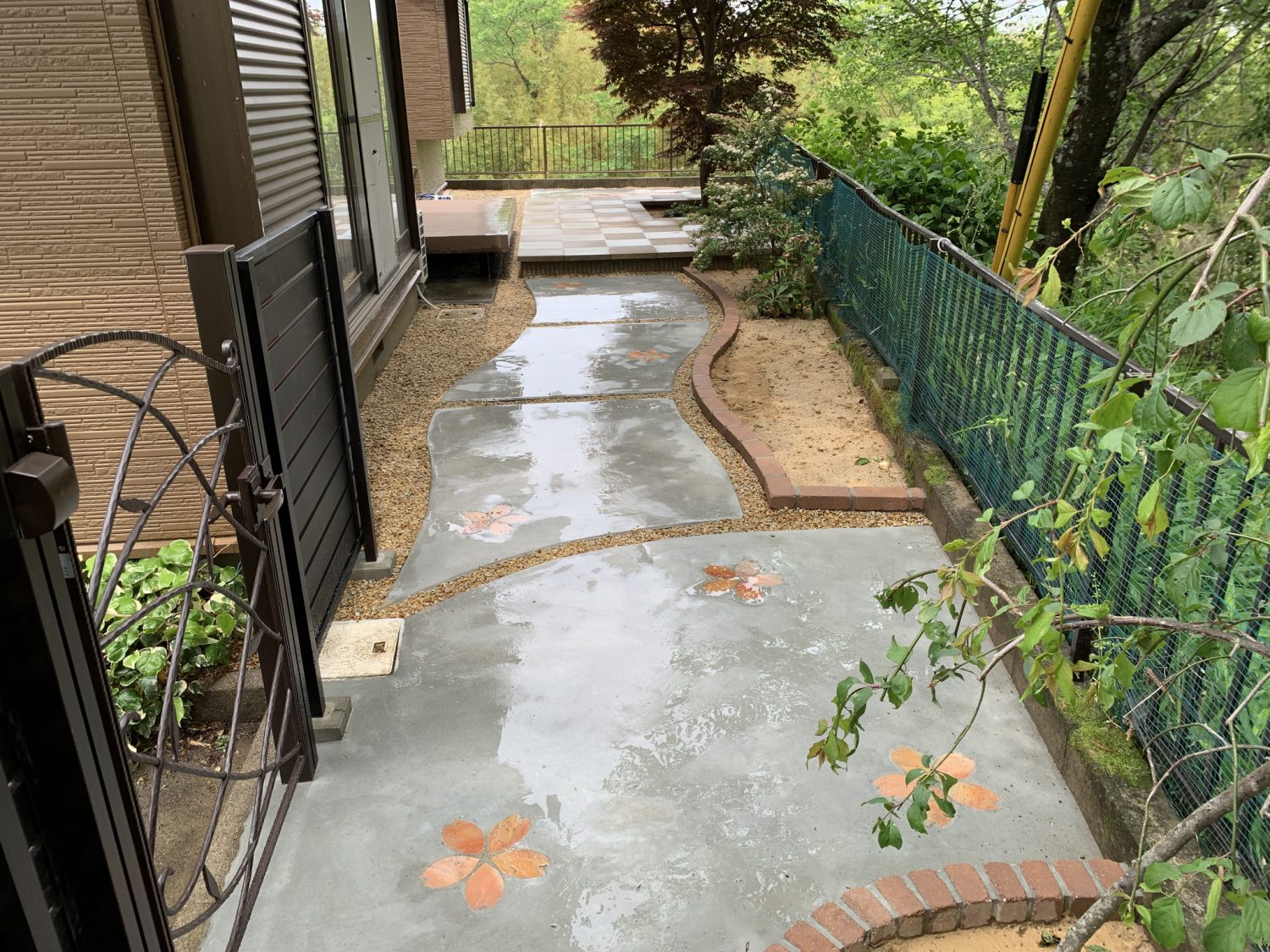 桜のアプローチ・もみじ鑑賞のデッキ・桜の展望台